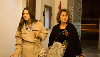 Fazilet Hanım ve Kızları zirvede