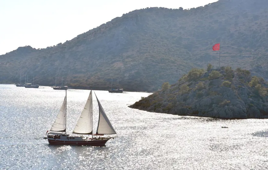 Pandemide Marmaris koylarına yatla gelenler bölge ekonomisine katkı sağlıyor 8
