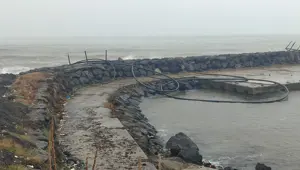 Giresun'da fırtına balık kafeslerini kıyıya sürükledi