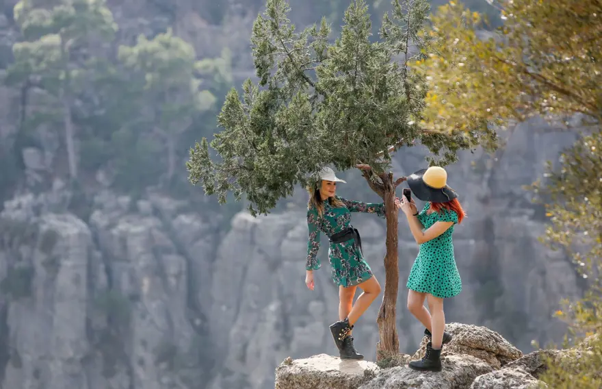 Türkiye'nin cennet köşesi turist akınına uğruyor! İskandinav ülkelerinin fiyortlarından farksız... 8