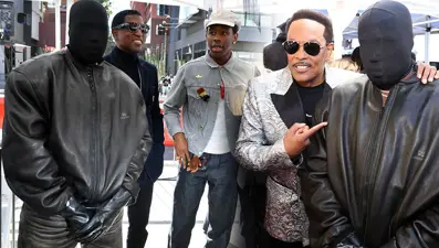 Muhabirin sorusu Kanye West'i kızdırdı: Eşini kontrol ettiğini söylüyorlar!