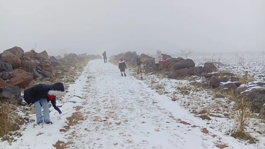 Türkiye’nin en sıcak ilinde kar yağışı: Sabah uyanınca sürprizle karşılaştılar Türkiye’nin en sıcak ilinde kar yağışı: Sabah uyanınca sürprizle karşılaştılar