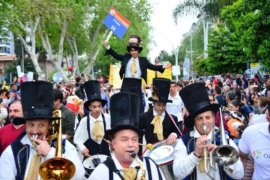 Uluslararası Portakal Çiçeği Karnavalı ile Bando ve Tava Ciğer Festivali'ne corona virüs engeli 13