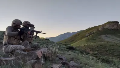 1'i turuncu, 2'si gri kategoride 5 terörist etkisiz hale getirildi