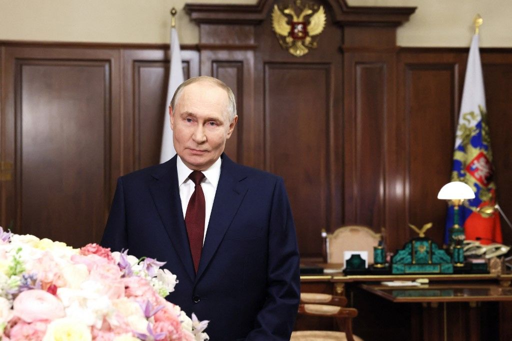 Putin'den 8 Mart mesajı: "Cazibenizle bizi tekrar tekrar kazanıyorsunuz"