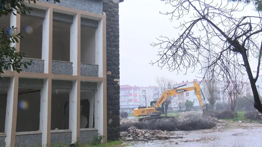 Ünlü filmlerin çekildiği Buca Cezaevi tarihe karışıyor 8