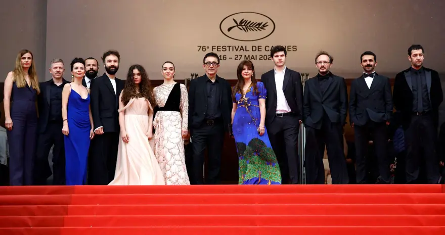 Merve Dizdar Cannes Film Festivali'nde en iyi kadın oyuncu ödülünü aldı 28