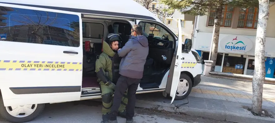 Mahalleyi havaya uçurmakla tehdit etmişti: Ateşe verdiği evinde öldü 2