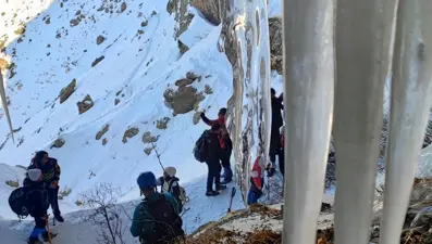 Vanlı dağcılar Erek Dağı'ndaki buzul mağaralarına tırmandı