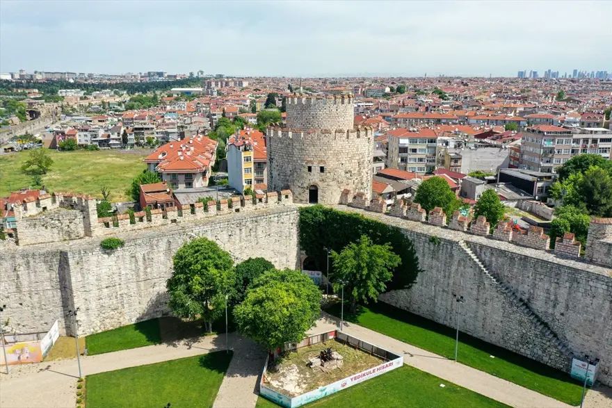 İstanbul'un en eski açık hava müzesi: Yedikule Hisarı 17