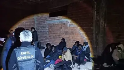 Çeşme’de 27 düzensiz göçmen yakalandı