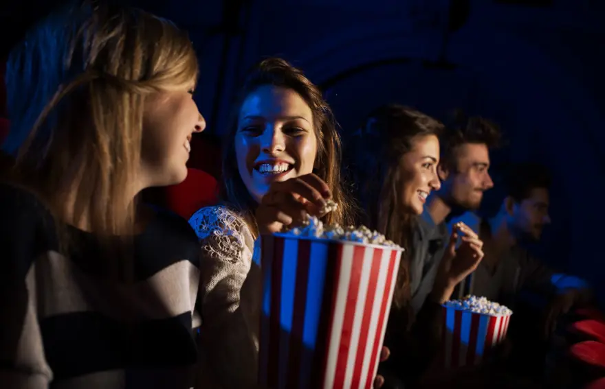 Corona virüs gösteri dünyasını vurmaya devam ediyor (Müzeden filme, defileden konsere) 5