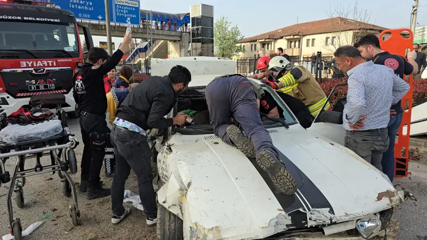 İftar yolunda kaza: 1’iağır 2 yaralı 4