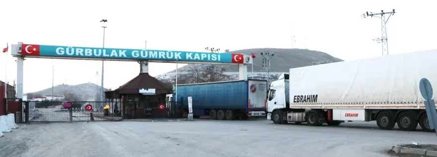 Sınırda corona virüsü önlemi: Gürbulak'ta TIR kuyruğu 5 kilometreye ulaştı 4
