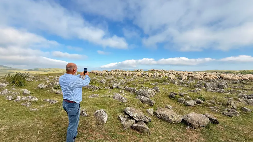 MEZAR TAŞLARI TUZ TAŞI OLARAK KULLANILMIŞ 3