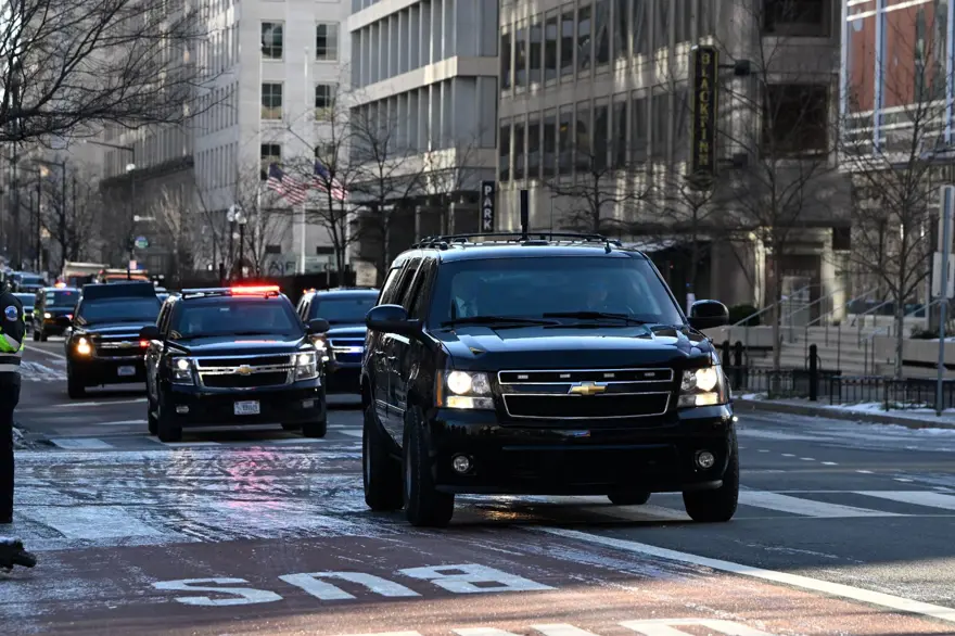 ABD'de ikinci Trump dönemi başladı: Donald Trump yemin edip başkanlık koltuğuna oturdu 13 ABD'de ikinci Trump dönemi başladı: Donald Trump yemin edip başkanlık koltuğuna oturdu 13