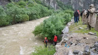 Hakkari'de derede kaybolan genç aranıyor
