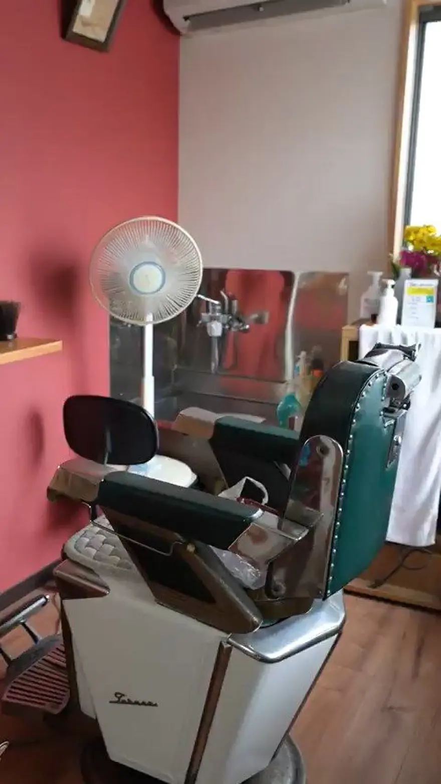 108 yaşında ve hala saç kesiyor: Dünyanın çalışan en yaşlı kadın berberi 3 108 yaşında ve hala saç kesiyor: Dünyanın çalışan en yaşlı kadın berberi 3