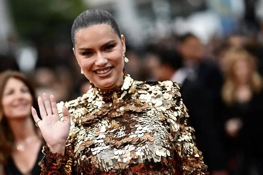 Hamilelik kilolarıyla gündem olan Adriana Lima son haliyle şaşırttı 