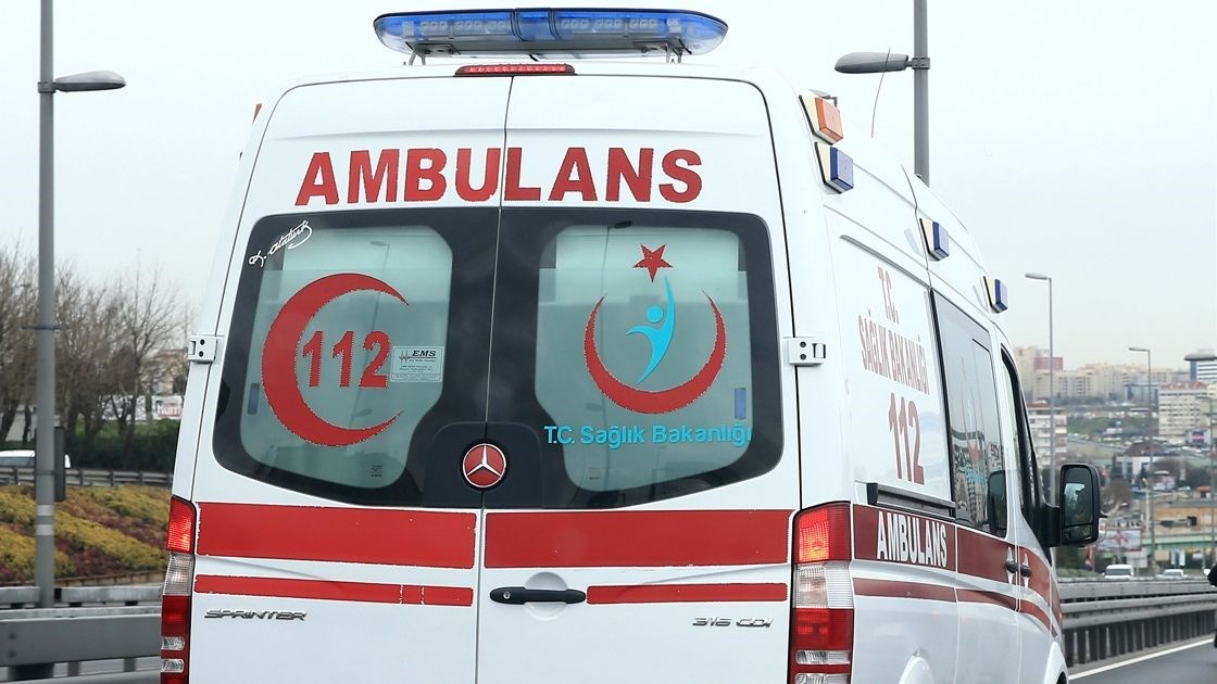 Tokat'ta hafif ticari araç ile otomobil çarpıştı: 4 yaralı