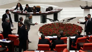 Meclis'te 'faşizm' tartışması