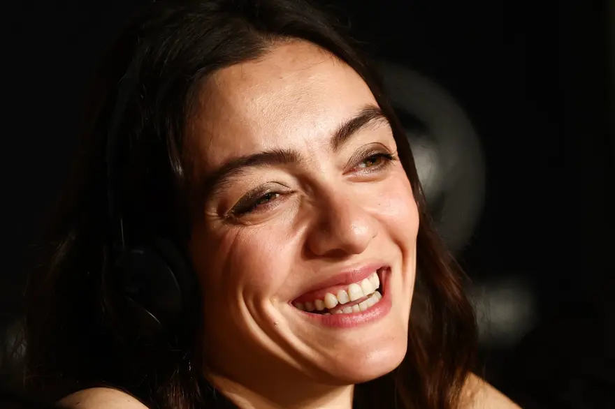 Merve Dizdar Cannes Film Festivali'nde en iyi kadın oyuncu ödülünü aldı 22