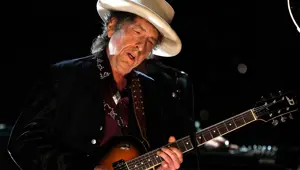 Bob Dylan Nobel ödülünü aldı