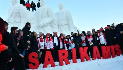 Sarıkamış şehitleri anısına yapılan kardan heykellerin açılışı yapıldı