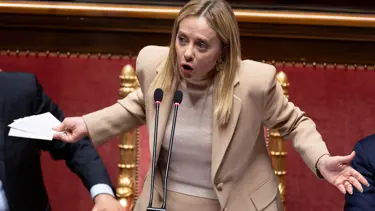 İtalya'da işçiler Meloni hükümetine karşı yürüdü