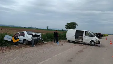 Emniyet şeridinde feci kaza: Sekiz yaralı