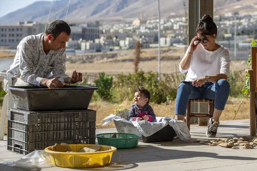 Arkeolog çiftin bebeği Sarya Hasankeyf kazı ekibinin neşe kaynağı oldu 11 Arkeolog çiftin bebeği Sarya Hasankeyf kazı ekibinin neşe kaynağı oldu 11