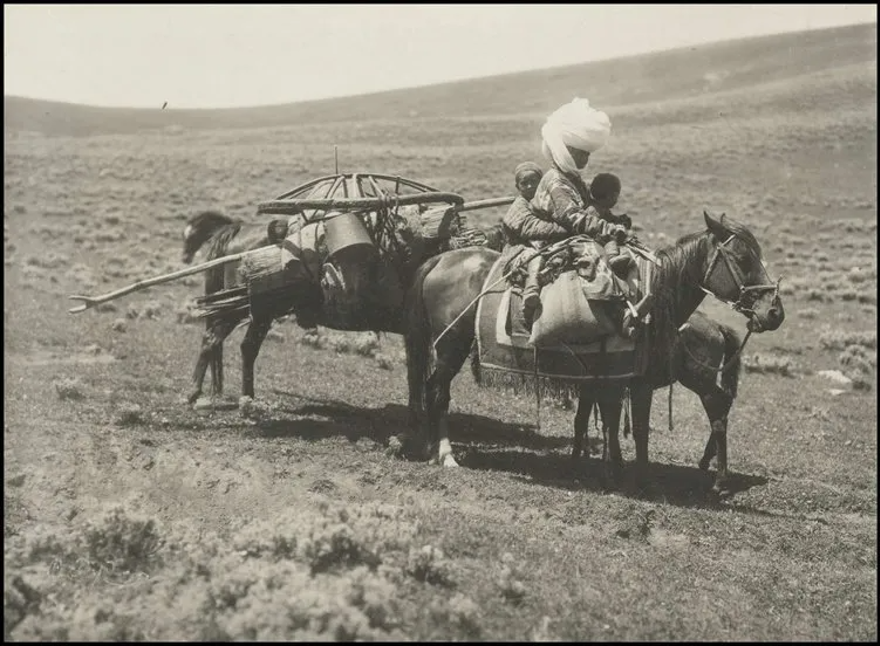Bilim kurgu değil Türk boylarının 111 yıllık fotoğrafları. Gizemli heykeller, gelişmiş aletler, tanıdık kıyafetler (106 fotoğrafla gizemli Türk tarihi) 68