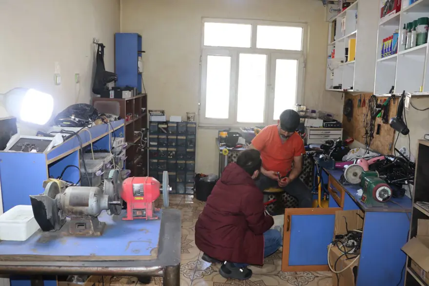 Babasının yanında çırak olarak başladı: 35 yıldır 5 çocuğunu bu işi yaparak büyüttü 1