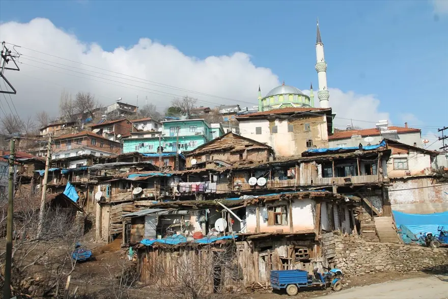İç içe 35 ev! Burası Nepal değil Manisa 