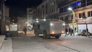Van'da mazbata gerginliği: 6 ilde 89 kişi gözaltında Van'da mazbata gerginliği: 6 ilde 89 kişi gözaltında