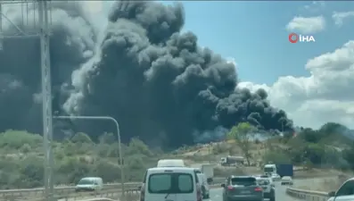 Tekirdağ’da korkutan yangın: Gökyüzünükaplayan duman kilometrelerce uzaktan görülüyor