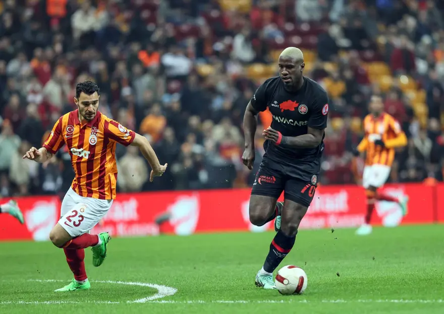 Galatasaray, Karagümrük'e mağlup oldu: Türkiye Kupası'na havlu attı Galatasaray, Karagümrük'e mağlup oldu: Türkiye Kupası'na havlu attı