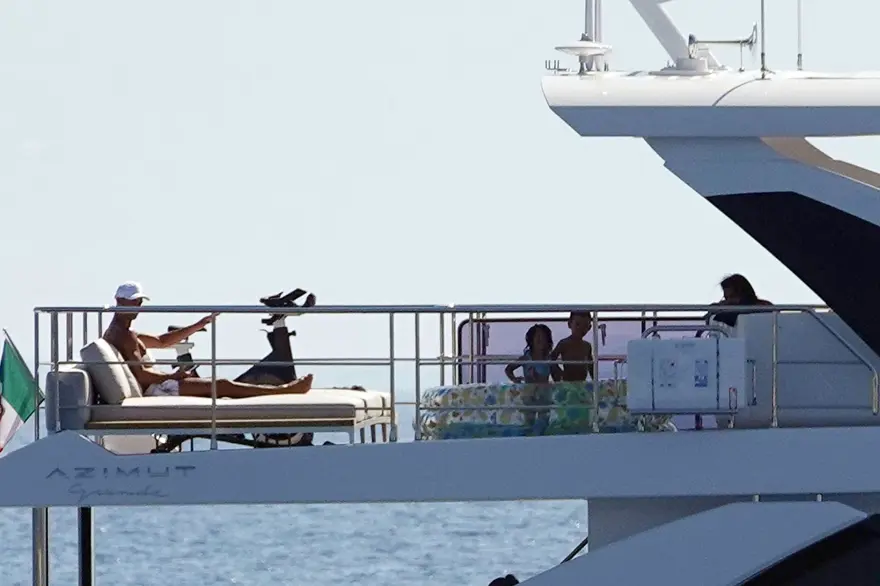 Cristiano Ronaldo 7 milyon dolarlık yatıyla tatilde 6