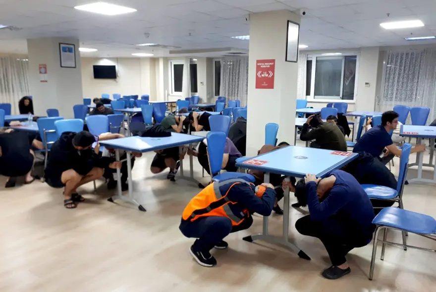 KYK yurtlarında eş zamanlı deprem tatbikatı 25