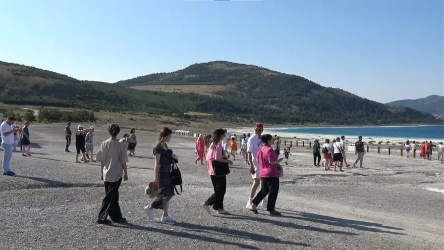 Türkiye'nin Maldivleri Salda Gölü'ne bayramda ziyaretçi akını 1