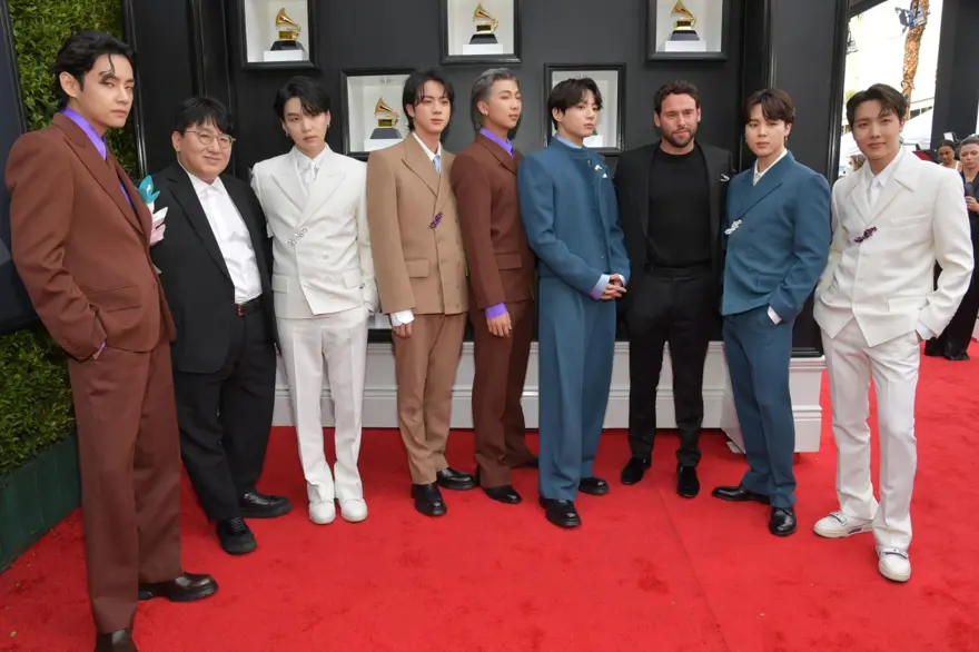 2022 Grammy Ödülleri'nde kırmızı halı şıklığı 3