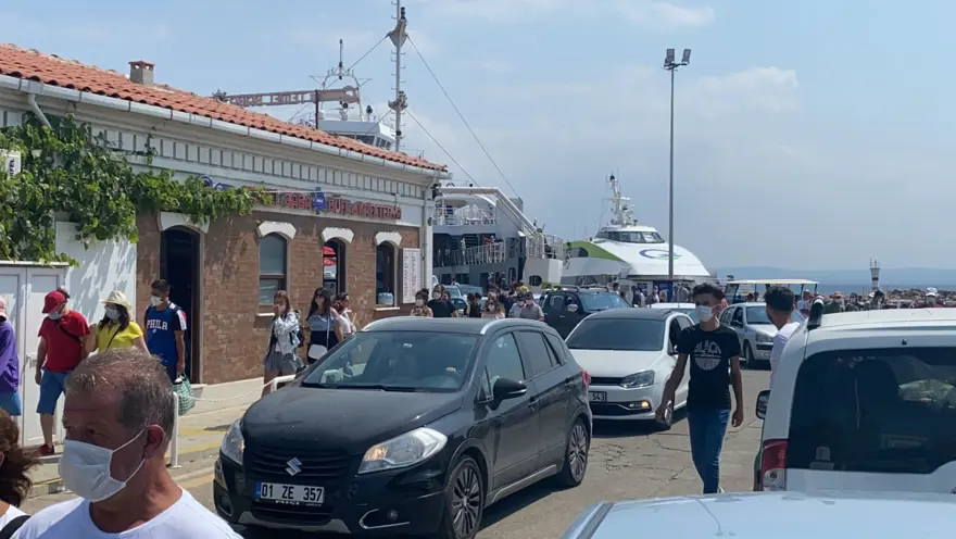 Bozcaada'ya akın akın geliyorlar 2