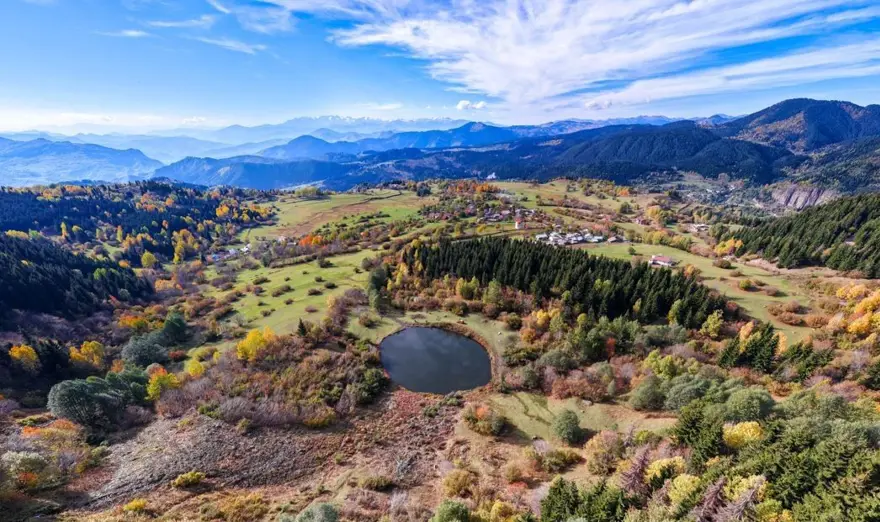Şavşat'ın gözü: Rutav Gölü doğal güzelliğiyle kendine hayran bırakıyor 3 Şavşat'ın gözü: Rutav Gölü doğal güzelliğiyle kendine hayran bırakıyor 3