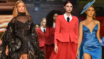 Dünyaca ünlü mankenlerden Cumhuriyet'in 100'üncü yılına özel defile