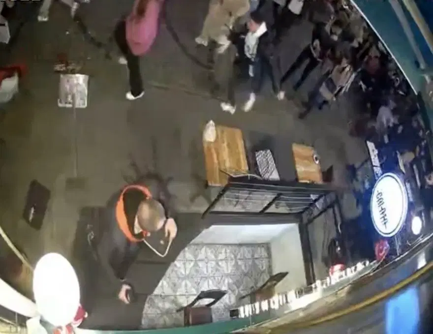 Galata'da şüpheli çanta paniği 4 Galata'da şüpheli çanta paniği 4