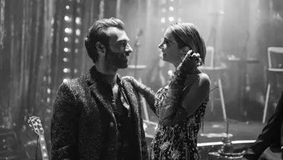 Şarkıcı Sıla'dan romantik paylaşım