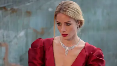 Bade İşçil 'Fakir karakteri oynamaya tipim müsait değil' sözlerine açıklık getirdi