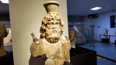 Zeus Helios-Serapis büstü, Bolu Müzesi’nde sergileniyor