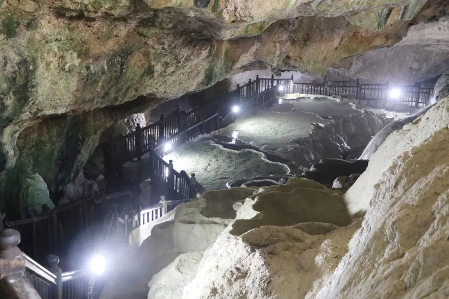 'Yer altındaki gizli Pamukkale' Kaklık Mağarası'nda çökme tehlikesi 7