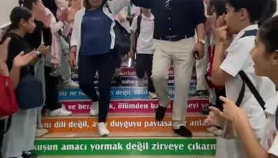46 yıllık öğretmeni ağlatan veda